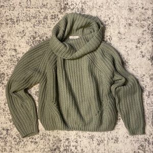 Moon and madison green sweater size small